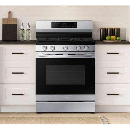 Samsung 6.0 Cu. ft. Smart Freestanding GAS Range with No-Preheat Air Fry & Convection in Stainless Steel NX60A6511SS